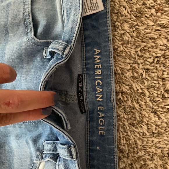 American Eagle 360 Jeans. - Picture 2 of 4
